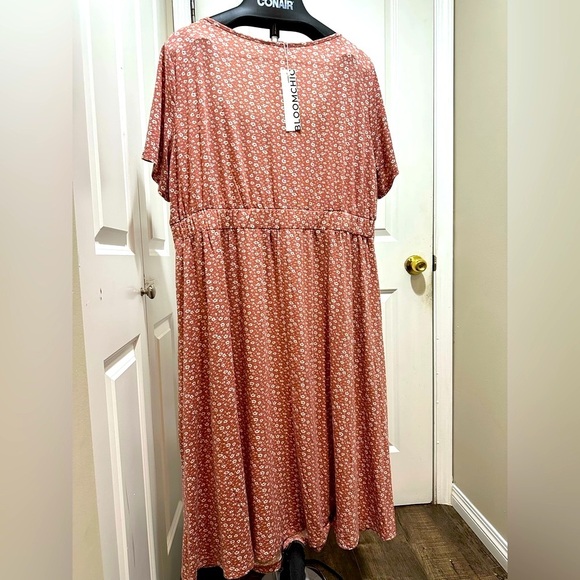 BloomChic Plus Size 3XL Supersoft Floral Pink Dress with Pockets - Picture 4 of 6